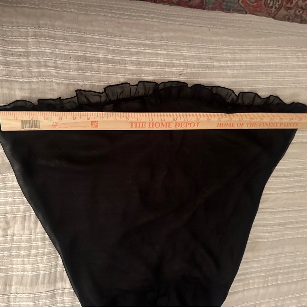 Elegant Black Lace Trim Nightgown - Picture 6 of 6